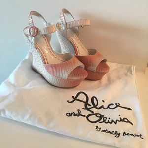 Alice + Oliva Jana Wedge, Size 36, Neutral color